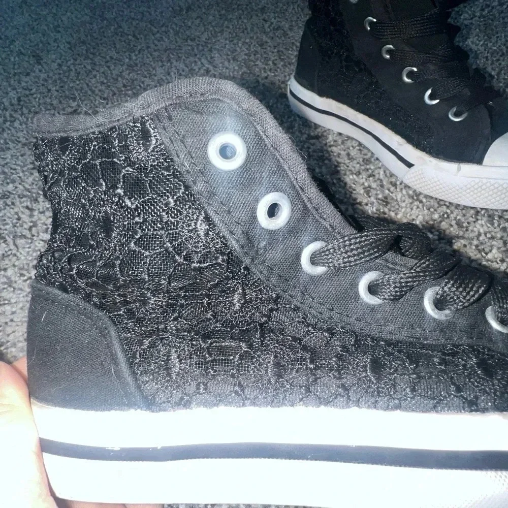 Joe boxer high top tennis shoes